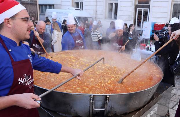 U Splitu građanima podijeljeno pet tisuća porcija bakalara i fritula