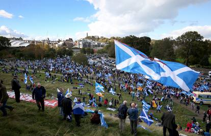 Škotska: Dvadeset tisuća ljudi prosvjeduje za neovisnost