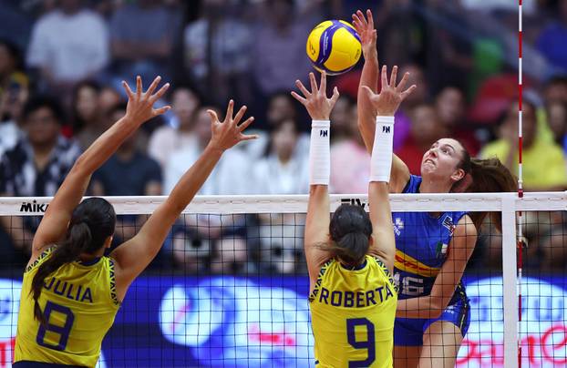Women's World Championships - Semi Final - Italy v Brazil