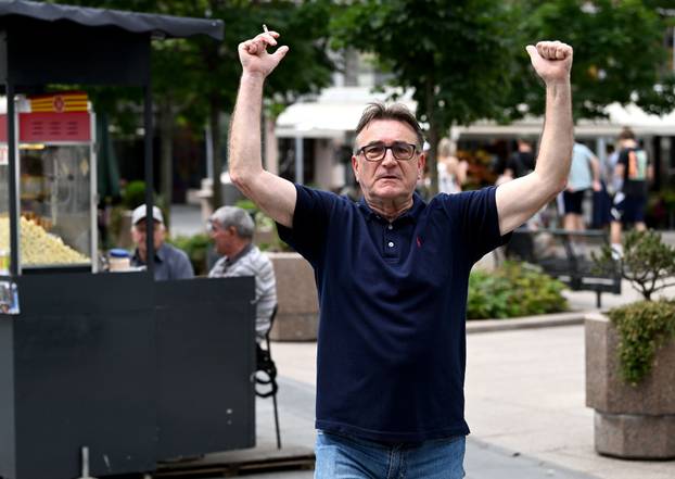 Zagreb: Darko Janeš u šetnji gradom