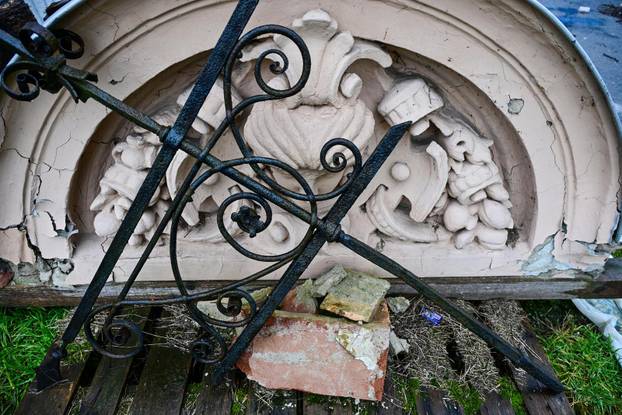 Zagreb: Skladište oštećenih tornjeva i drugih dijelova zgrada iz centra koje su stradale u potresu