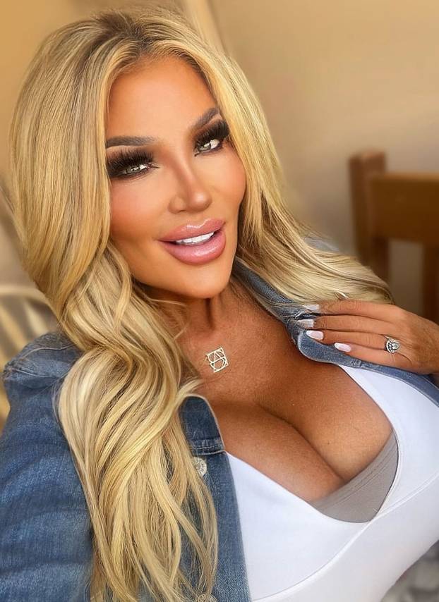 Majka osmero djece napravila nešto što nitko nije očekivao – sad živi od svog izgleda