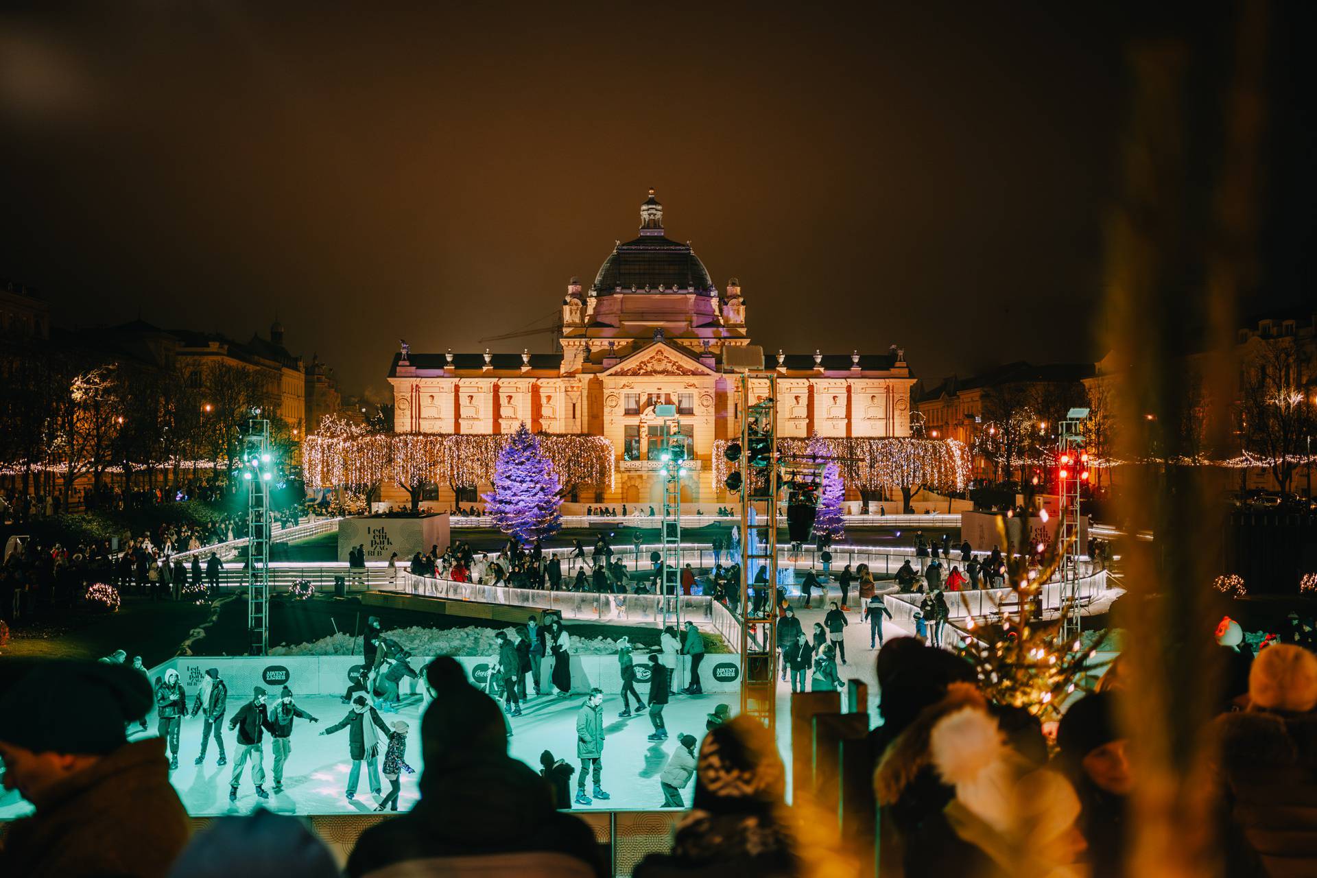 Deset godina Ledenog parka na Tomislavcu: Evo što vas očekuje na omiljenoj adventskoj lokaciji