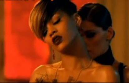 Rihanna i Laetitia pipale se i ljubile u seksi video spotu