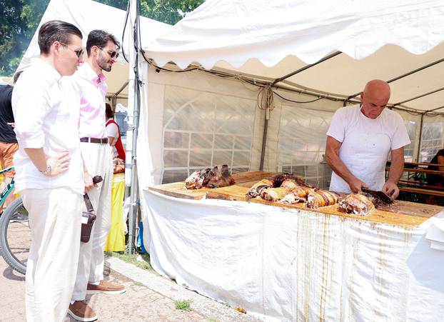 Sinj: Okupljanje ljudi u Sinju uoči 310. Sinjske alke