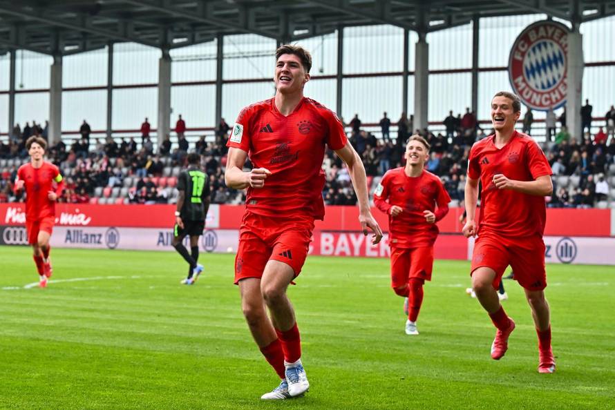 DFB U19-Nachwuchsliga Endrunde: FC Bayern M?nchen U19 - VfL Wolfsburg U19; 26.04.2025