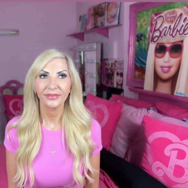 FOTO 'Bila sam muškobanjasta, ali uložila sam u izgled i sada sam savršena poput Barbie!'