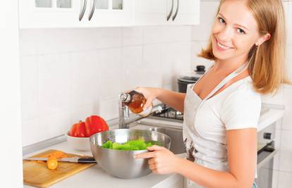 Kućanski trikovi: Ribež ćete lakše oprati uz ulje i krumpir