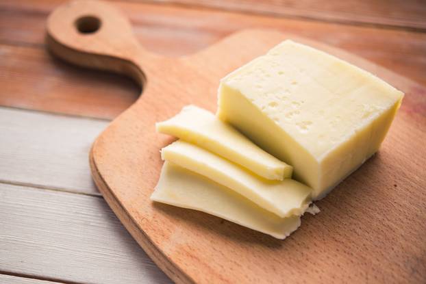 FOTO Najboljih 13 vrsti sireva s visokim udjelom proteina koje možete dodati u svoj jelovnik
