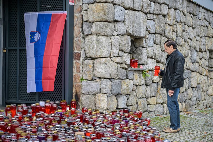 Novo Mesto: Na mjestu ubojstva građani pale lampione i lampaše