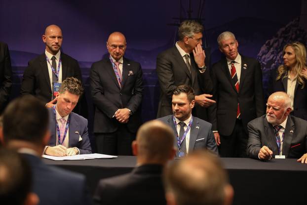 Dubrovnik: U sklopu Inicijative triju mora potpisan sporazum u području energetike, prometa, tehnologije, financija i porezne politike