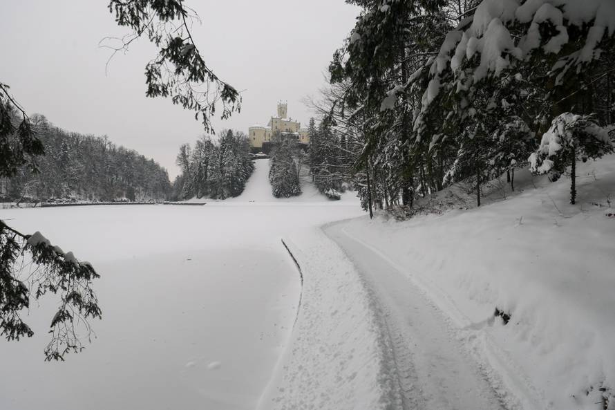Trakošćan: Zaleđeno jezero Trakošćan stvara magičnu zimsku sliku