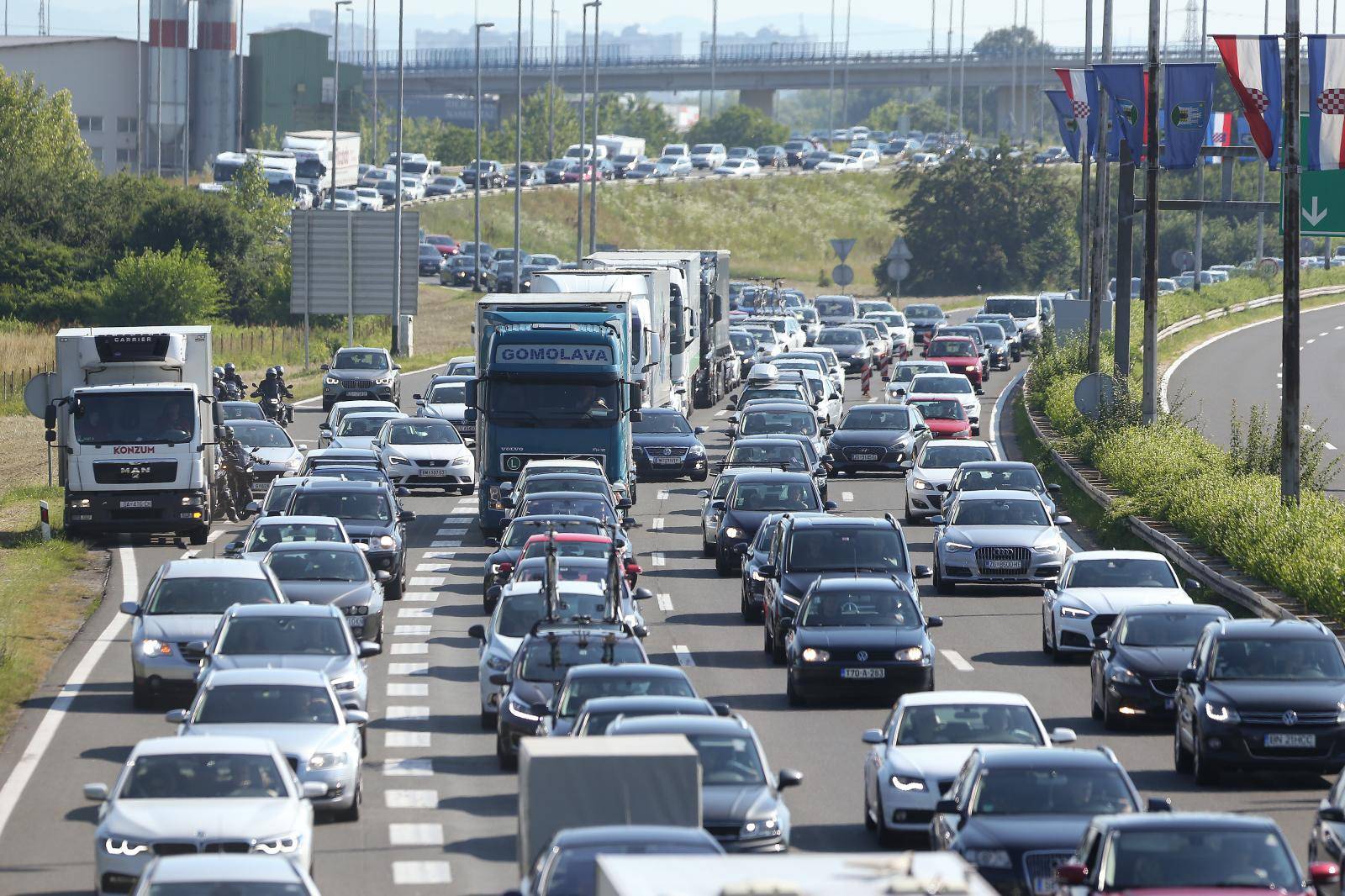 Zagreb: GuÅ¾va na naplatnoj postaji LuÄko na putu prema moru