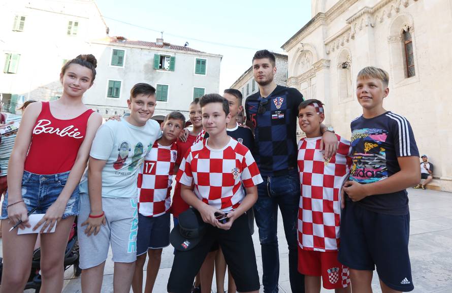 Duje došao na prijem u pratnji svoje vatrene djevojke Adriane