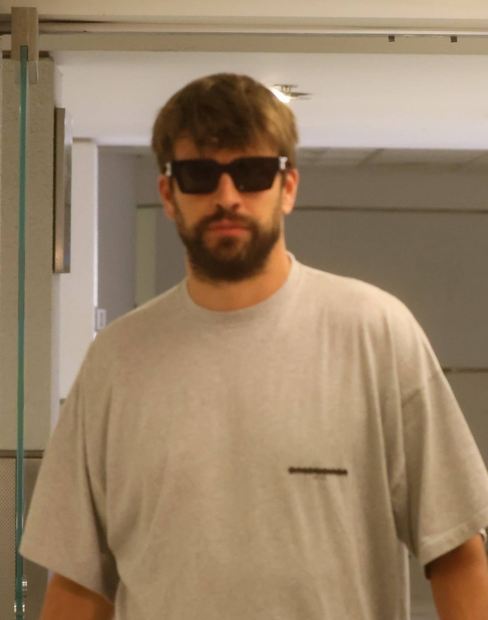 *EXCLUSIVE* Gerard Pique arrives in Miami after a short vacation in Dubai with his girlfriend