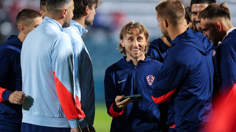 FOTO Modrić se zabavljao na mobitelu, a klinac 'žicao' dres. Evo atmosfere iz Varaždina