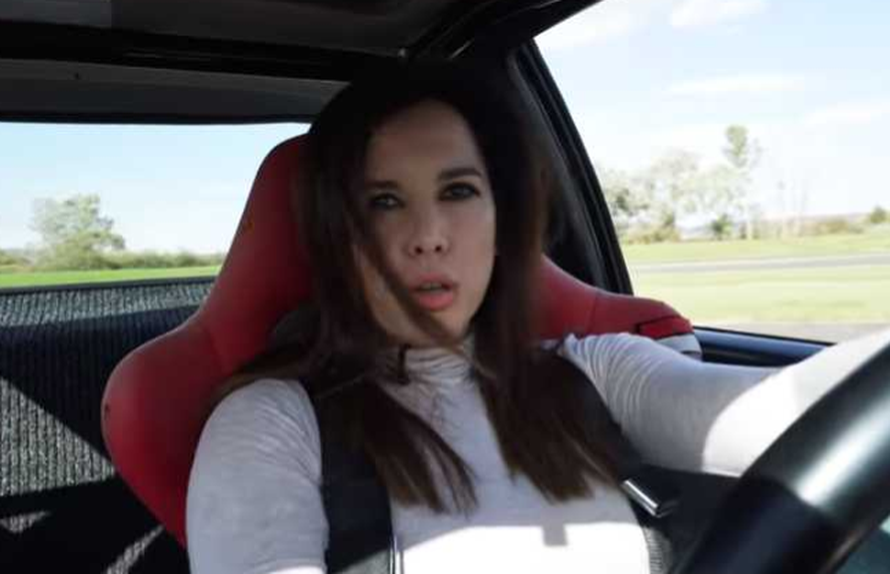 Nives vozila rally: 'Sva sreća da sam obukla dobar grudnjak'