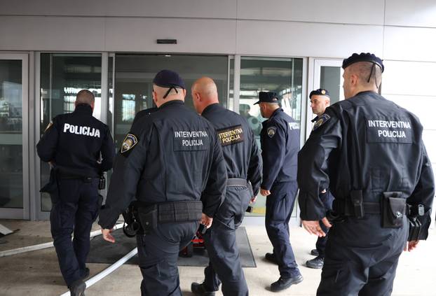 Šibenik: U robnoj ku?i City life u centru grada izbio požar