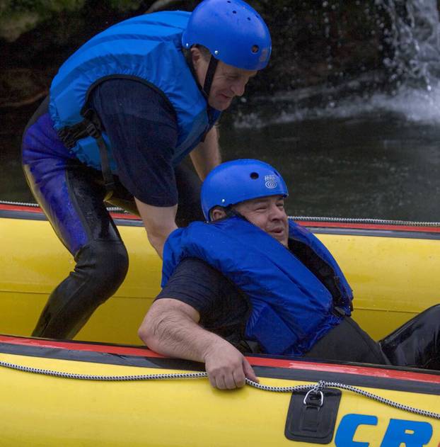 ARHIVA - Ministri sudjelovali na prvoj rafting regati "Zrmanja 2006"