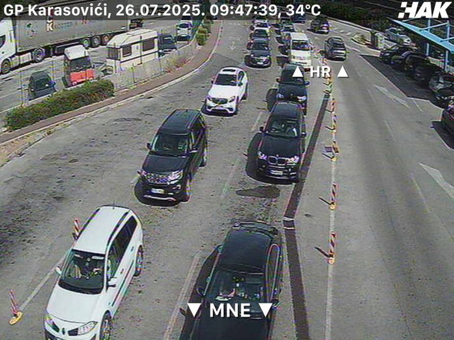 Pojačan promet na cestama, kilometar kolone kod Lučkog