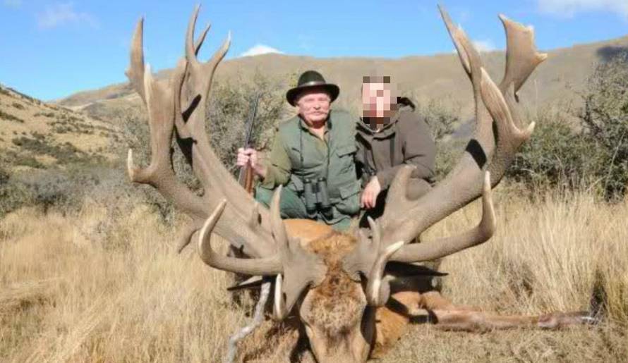 'Puška mu je bila napunjena, a cijev okrenuta prema njemu...'