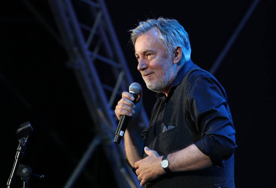 Vodice: Brojni izvođači nastupili na prvoj večeri CMC festivala