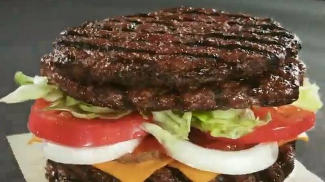 Burger King u Japanu prodaje ogromni burger bez peciva