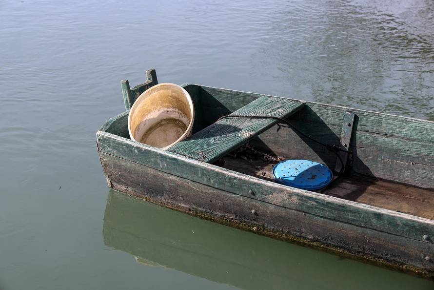 Hrvatska Kostajnica: Pri prevrtanju čamca u Rijeci Uni jedna je osoba poginula