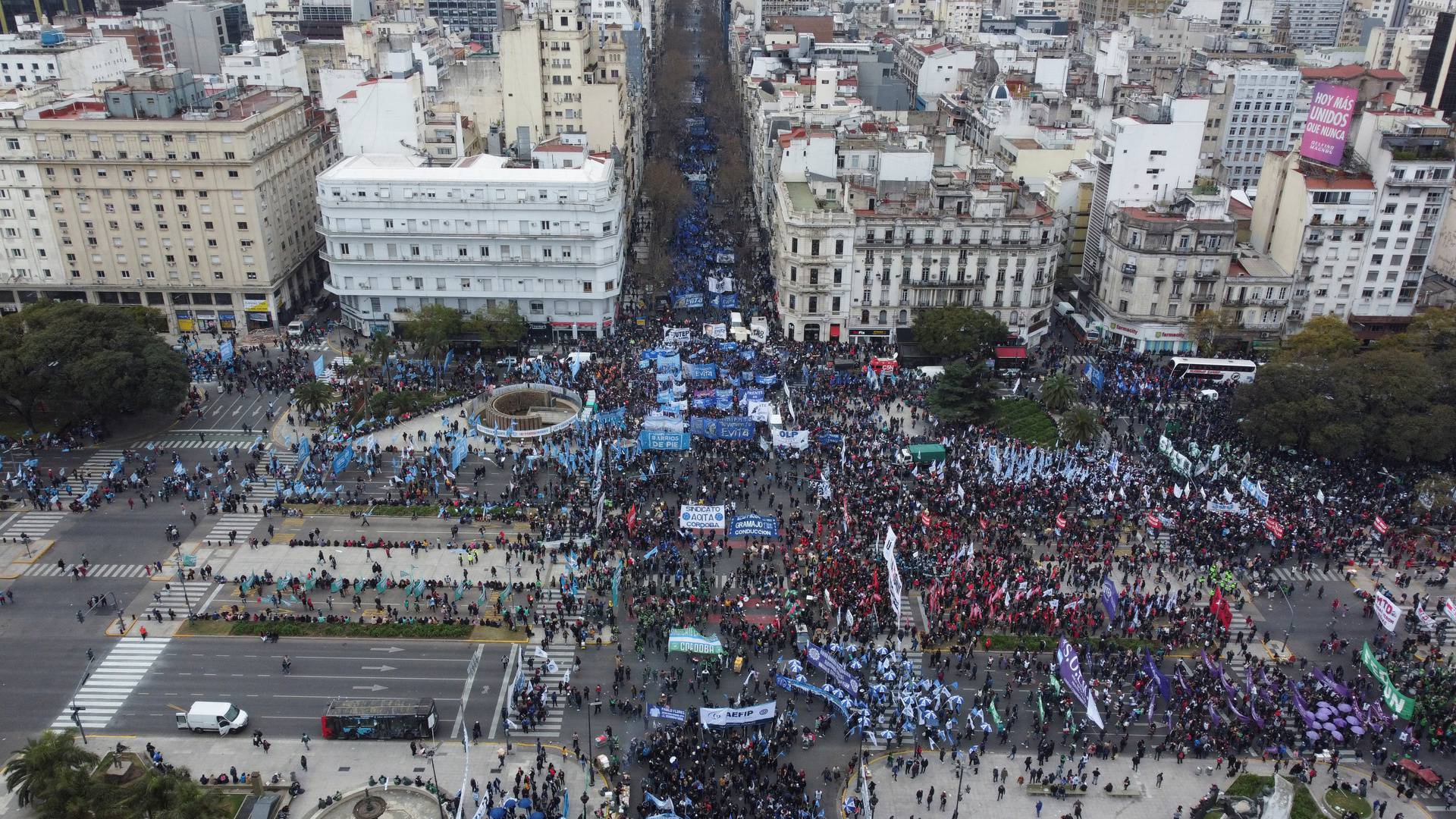 Argentines rally to demand higher wages, subsidies to fight high inflation