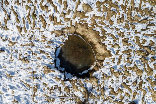 U selu Mečenčani stvaraju se goleme rupe u tlu