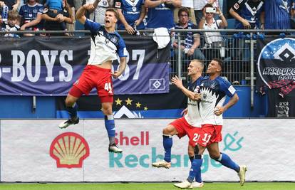 'Air Vušković'! Hrvatski stoper dominira u ligama 'petice'. U leđa mu gledaju svjetske klase