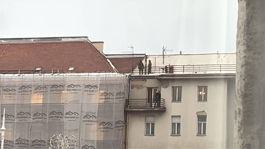 Ispunjeni Trg dočekao brončane junake, slavili su uz Thompsona