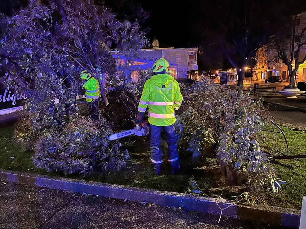 Jako nevrijeme s obilnom kišom sručilo se na Rovinj: Vatrogasci su imali preko 30 intervencija