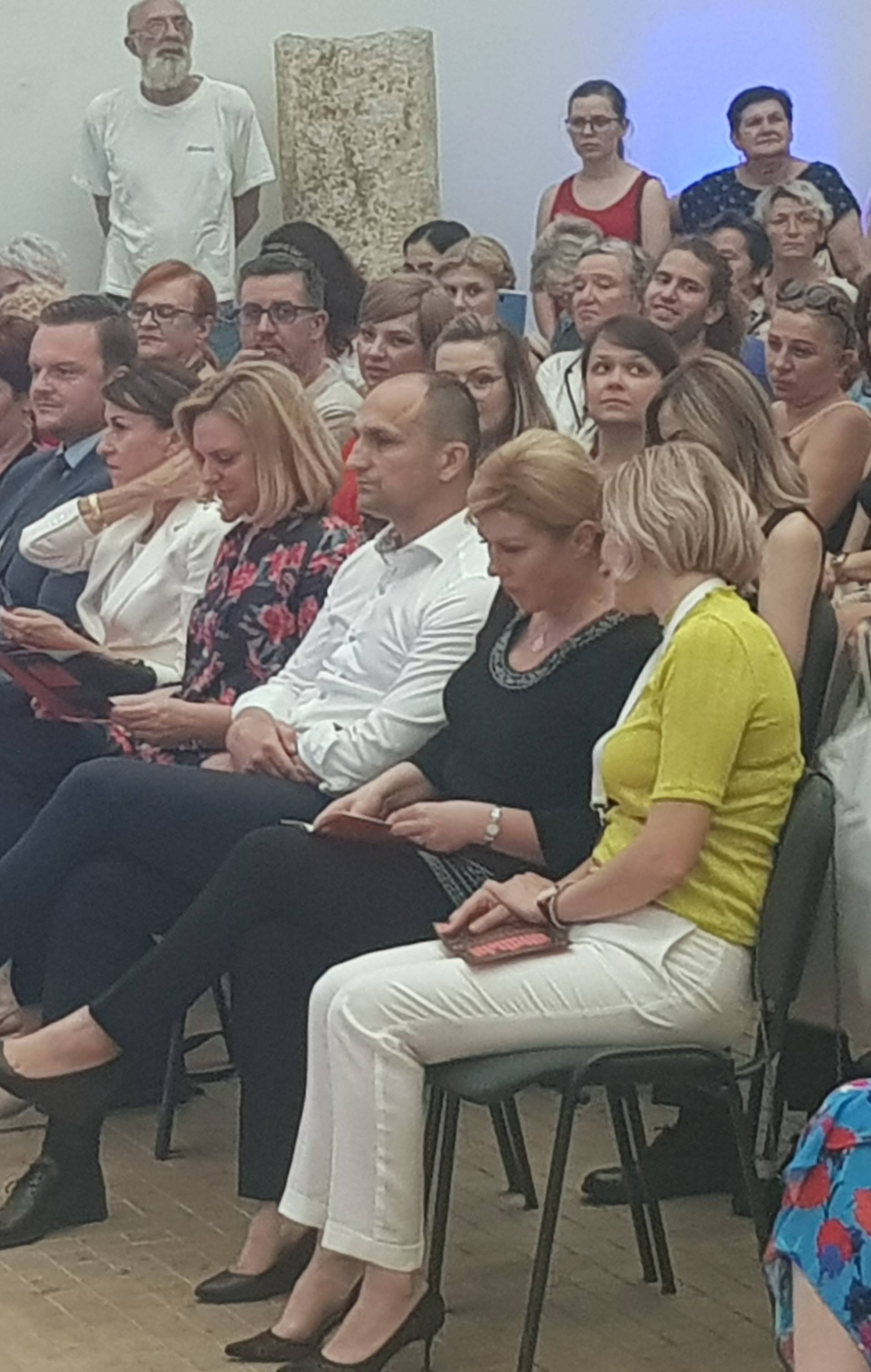 Predsjednica obišla tri tvrtke u Osijeku i uživala u koncertu