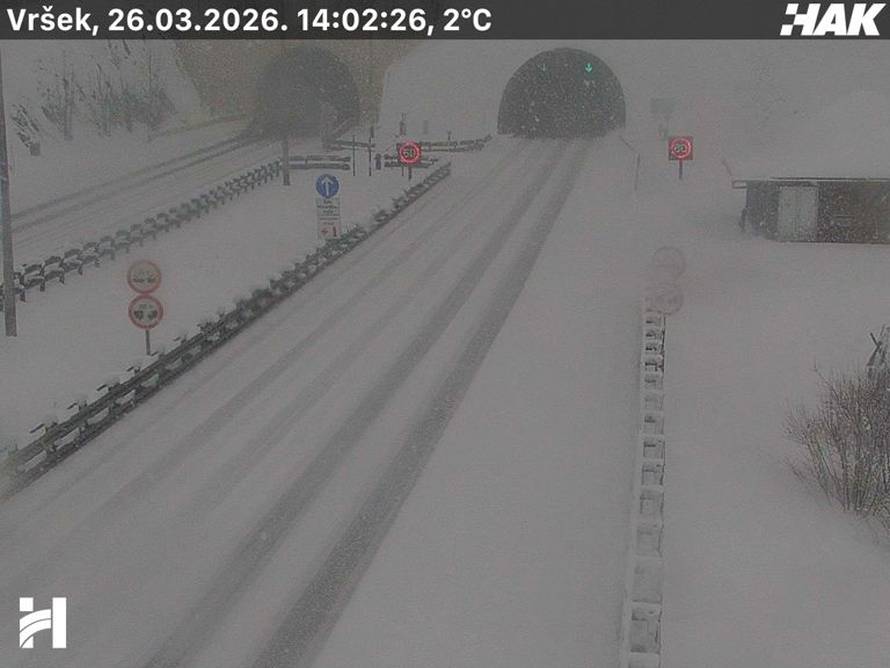 CRVENI METEOALARM Podigli razinu upozorenja za Zagreb! Vjetar ruši stabla po gradu...