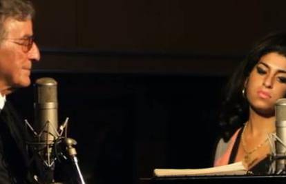 I reper Nas objavio pjesmu s Amy Winehouse: 'Like Smoke'