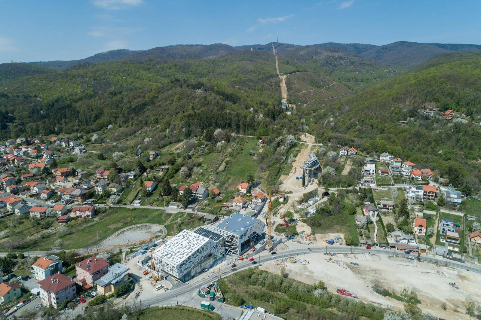 Zagreb: Pogled iz zraka na gradilište sljemenske žičare