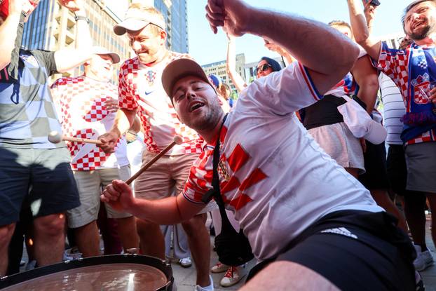 SP 2026 Dallas: Velika povorka hrvatskih navijača u Dallasu uoči utakmice Engleske i Hrvatske na Svjetskom prvenstvu