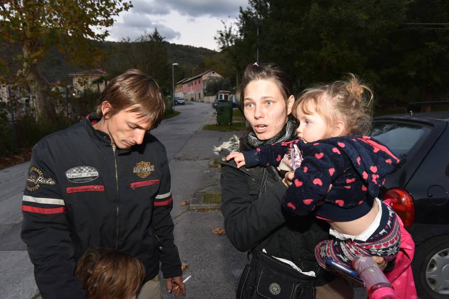 Ostali bez svega: 'Curice stalno plaču jer im je izgorio zeko...'