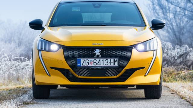 Peugeot 208 europski je auto godine, iza su Tesla 3 i Taycan