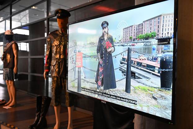 Zagreb: U predvorju MSU-a svečano otvorena izložba "MAMA ŠČ!"