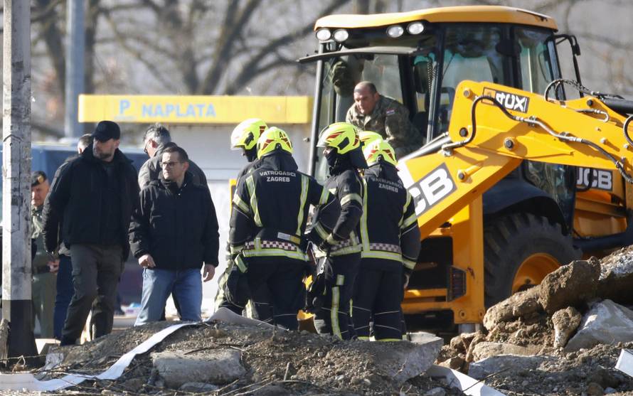 Zagreb: Nastavak očevida nakon pada letjelice na Jarunu