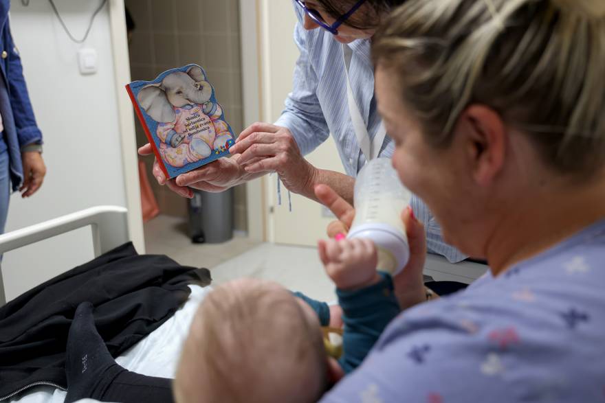 Vesna i Tanja su 'tete pri&ccaron;alice' na zadarskoj pedijatriji: '&Zcaron;elimo djeci vratiti osmijeh na lice!'