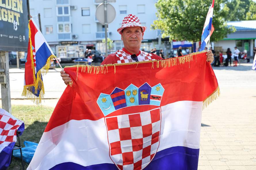 Fanovi se okupljaju u Zaprešiću uoči Thompsonova koncerta