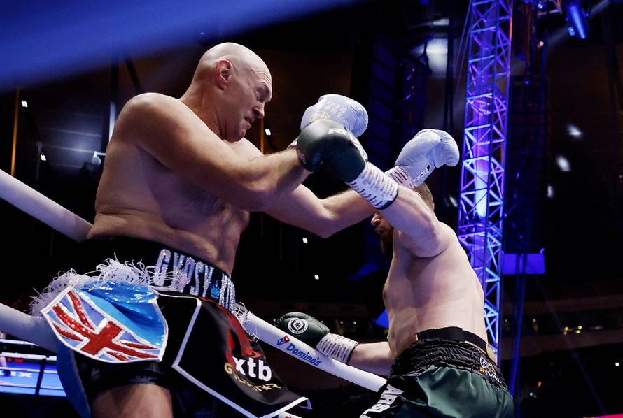 Tyson Fury v Arslanbek Makhmudov