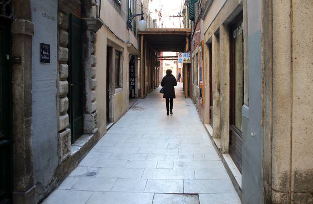 Koronavirus ispraznio ulice Šibenika