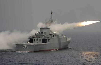 Američka mornarica tvrdi da je spriječila Iran u zapljeni dva tankera u Perzijskom zaljevu