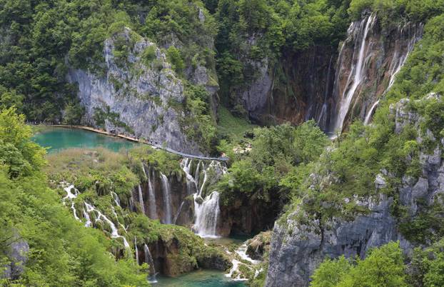 Turisti na Plitvicama