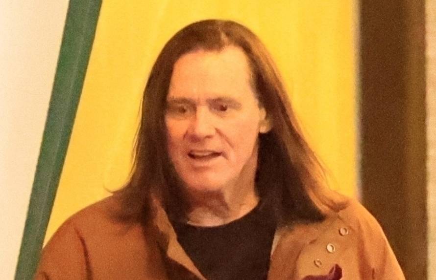 *PREMIUM-EXCLUSIVE* Jim Carrey celebrates his birthday with celebrity pals in West Hollywood a week before his 62nd birthday on January 17th **WEB EMBARGO UNTIL JANUARY 6, 2024 UNTIL 1:22 PM ET**