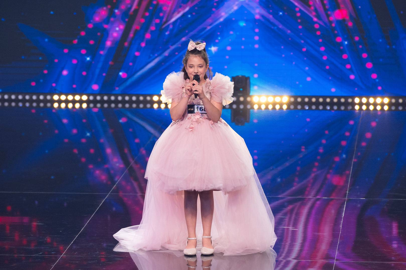 Ena (9) u 'Supertalent' će stići u raskošnoj haljini pa rasplakati Maju Šuput: Najljepše obučena!